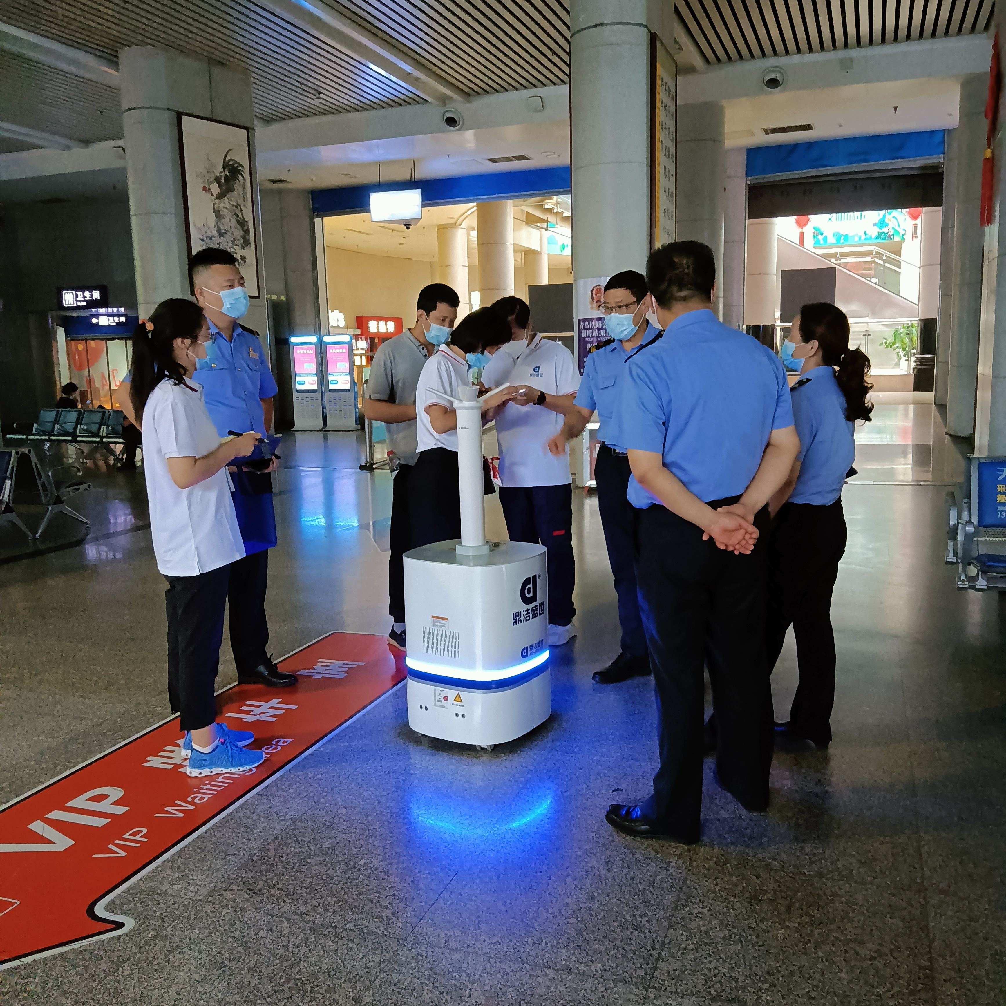 淄博火車站，北京豐臺站，配備鼎潔盛世消毒消殺機器人26