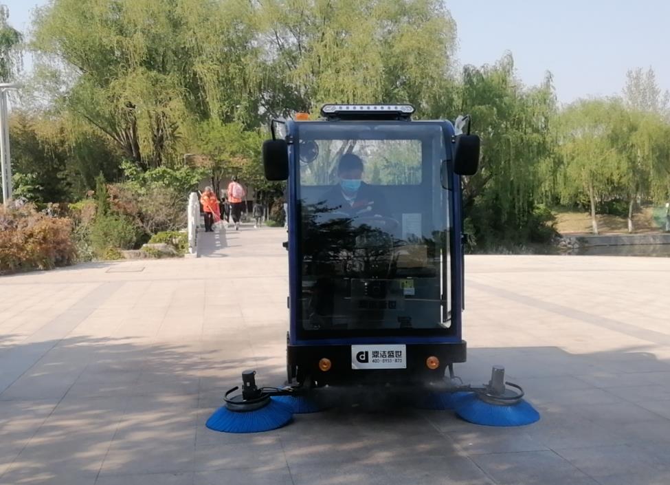 電動(dòng)道路清掃車是代替人工清潔的必然趨勢(shì)83