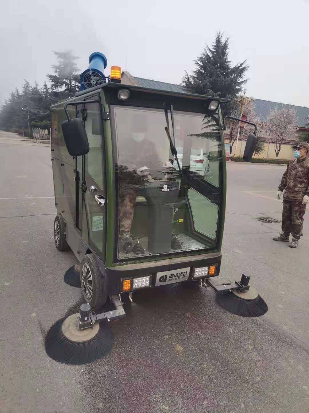 陜西西安，四川綿陽軍隊交機DJ2300GYWP掃地機