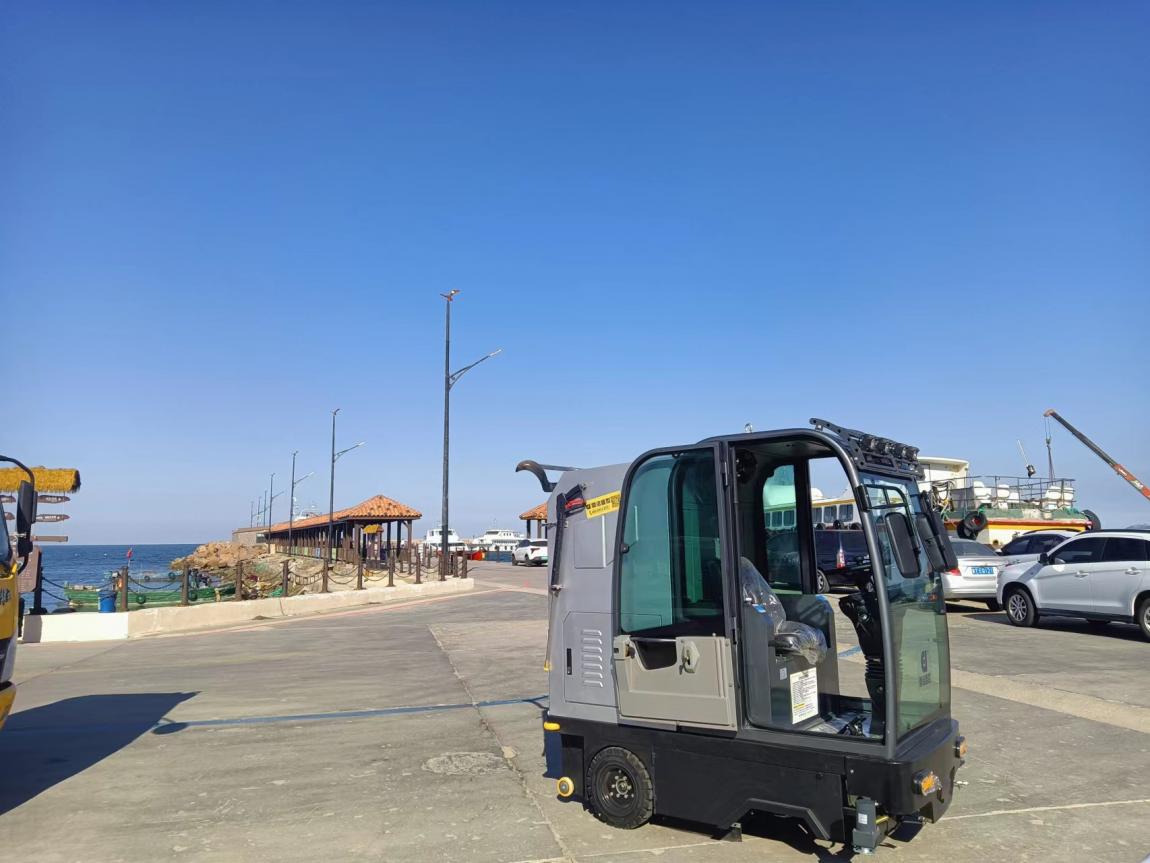 威海雞鳴島采購掃地機一臺